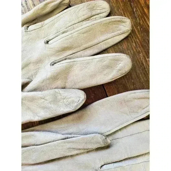 Gray leather Grandoe Glove womens driving gloves size 6 1/2 metal greige short‎ - Picture 4 of 6